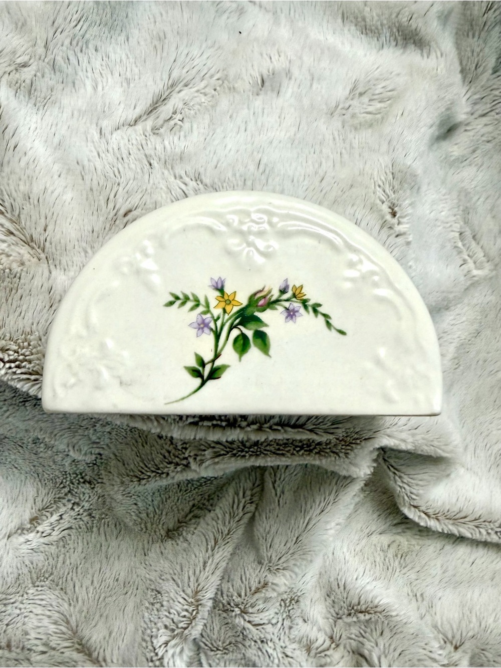 Beverly Rose pattern Ceramic Napkin Holder by Tabletops Unlimited